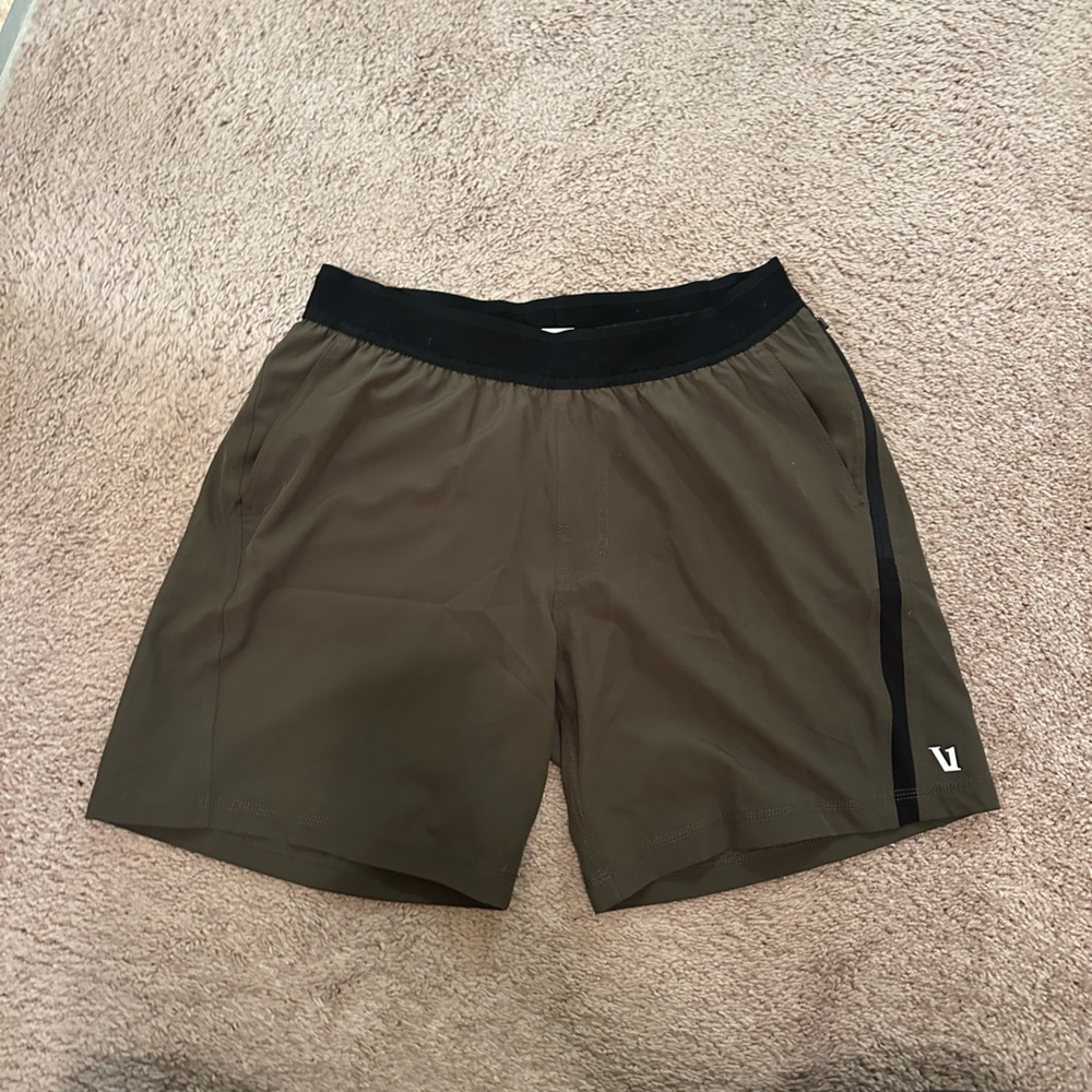 Men’s green Vuori athletic shorts